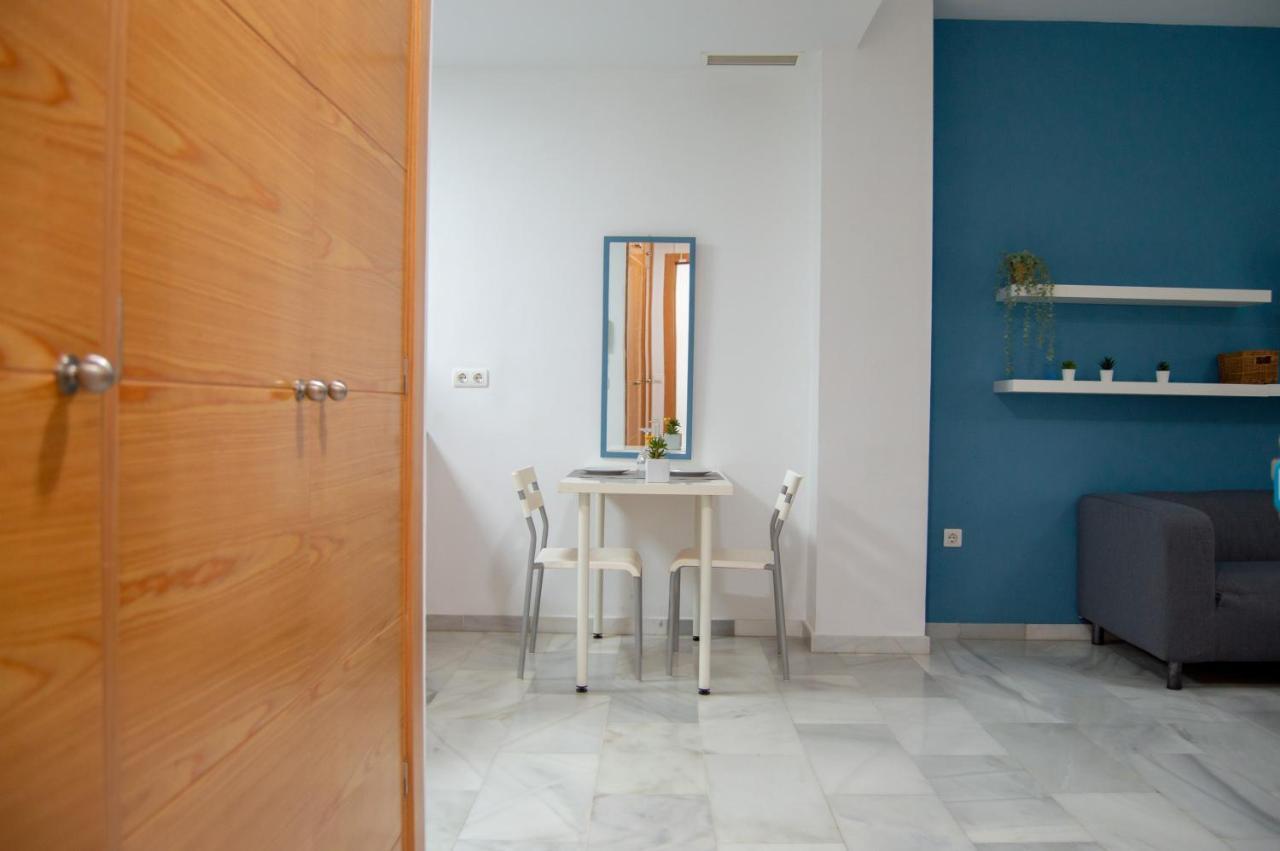 Novam Apartament Malaga Bagian luar foto