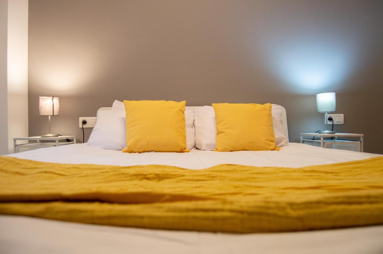 Novam Apartament Malaga Bagian luar foto
